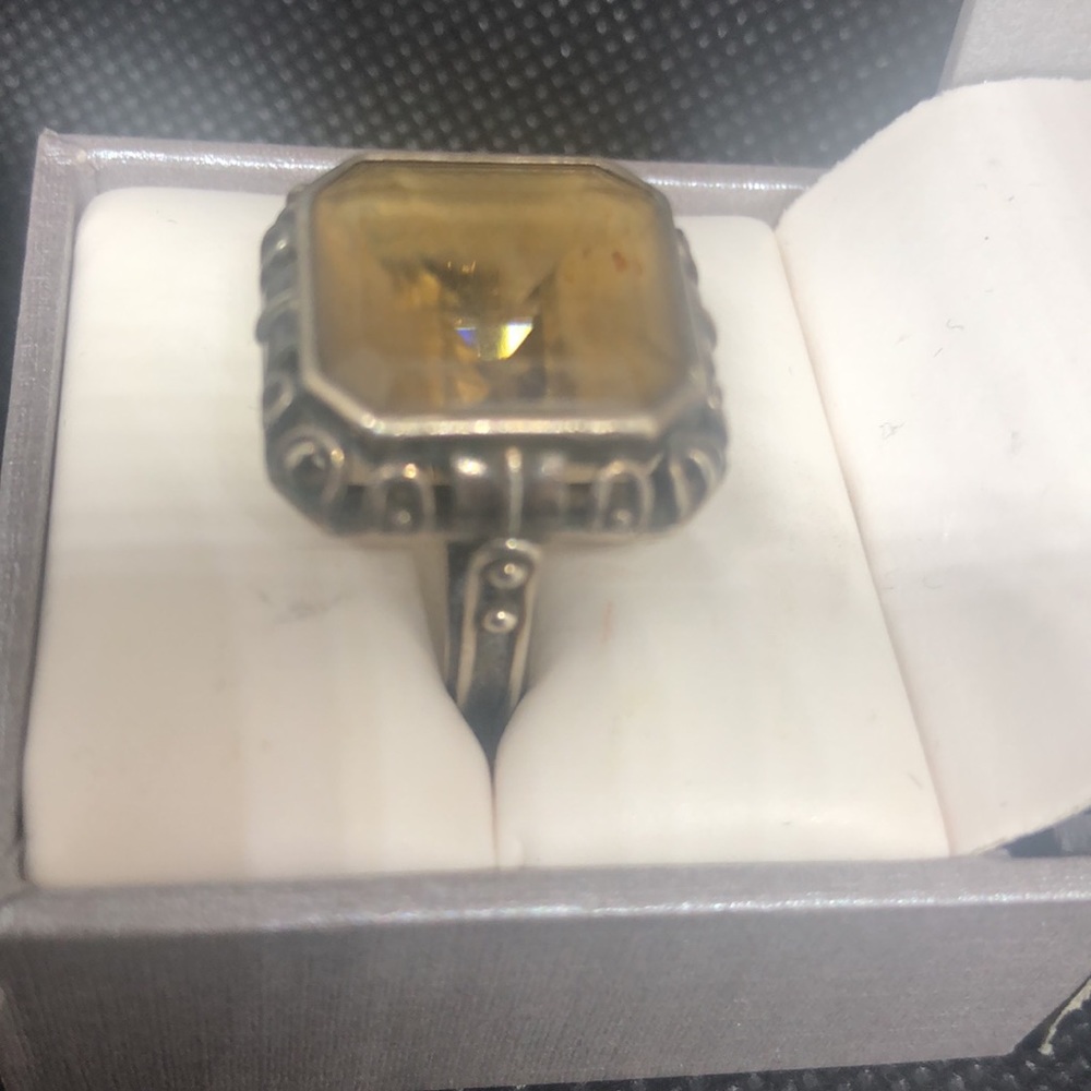 Ring - Picture 3 of 5